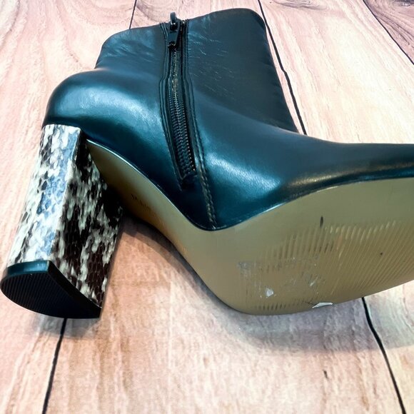 Maiden Lane Solid Black Ankle Boots w/ Snake Heel NWOT, Size: 6M - Picture 3 of 9